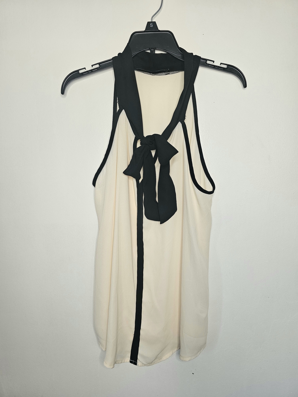 Lila Clothing Co Black Cream Halter Blouse Neck Tie Bow Small